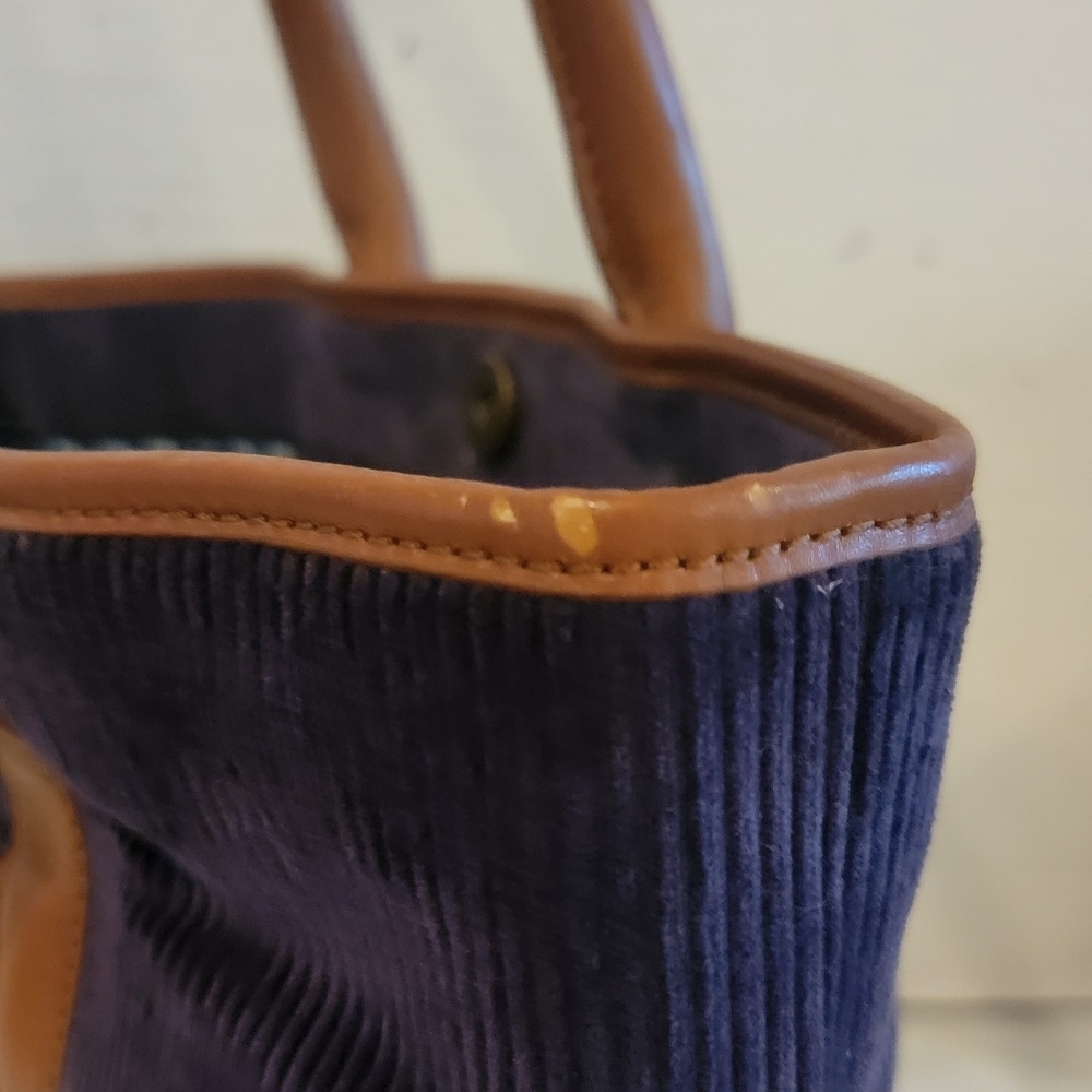 VINEYARD VINES PURSE - NAVY CORDUROY & LEATHER - Picture 4 of 8